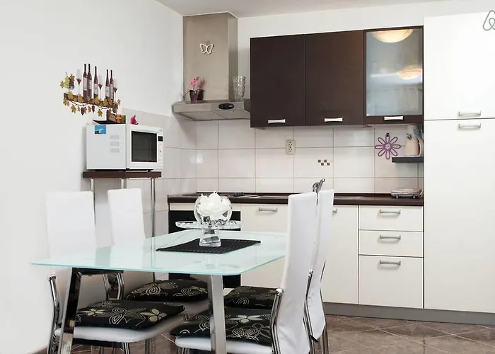 Stanic - Away From ! *