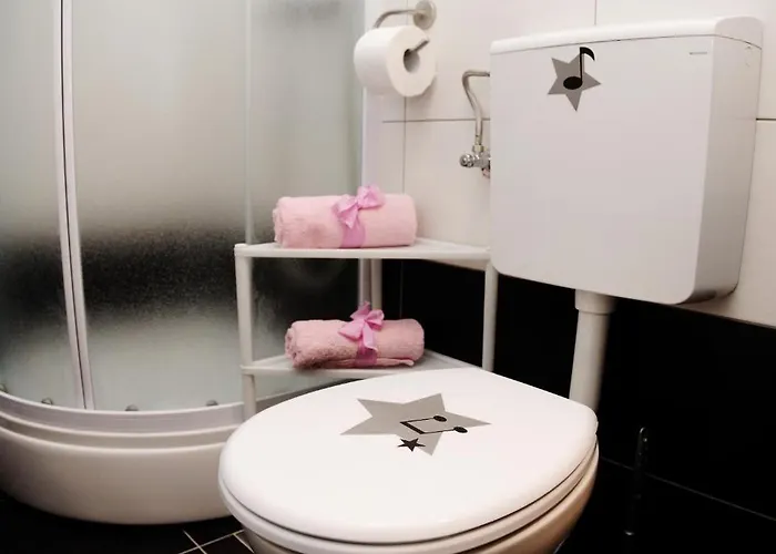 Stanic - Away From ! Apartman Split