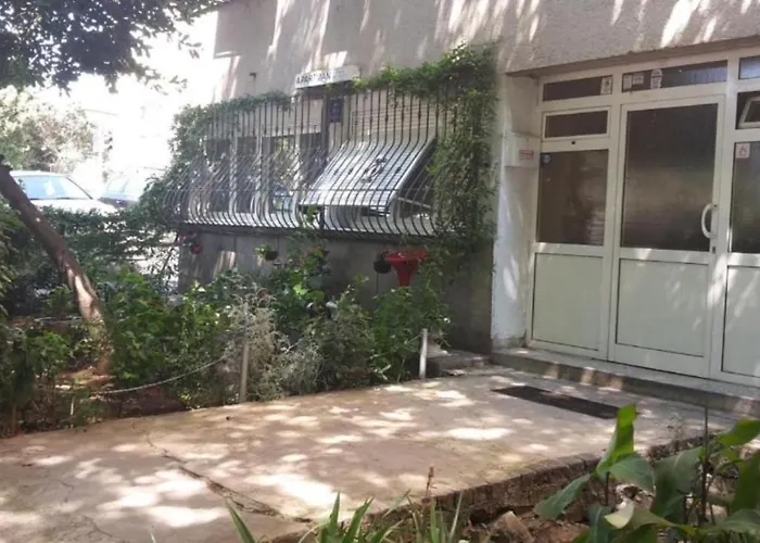 Stanic - Away From ! Apartment Split